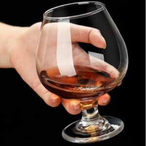 MARTELL Coniac VS 40% 0,7 L, pahar, livrat la tine acasa.
