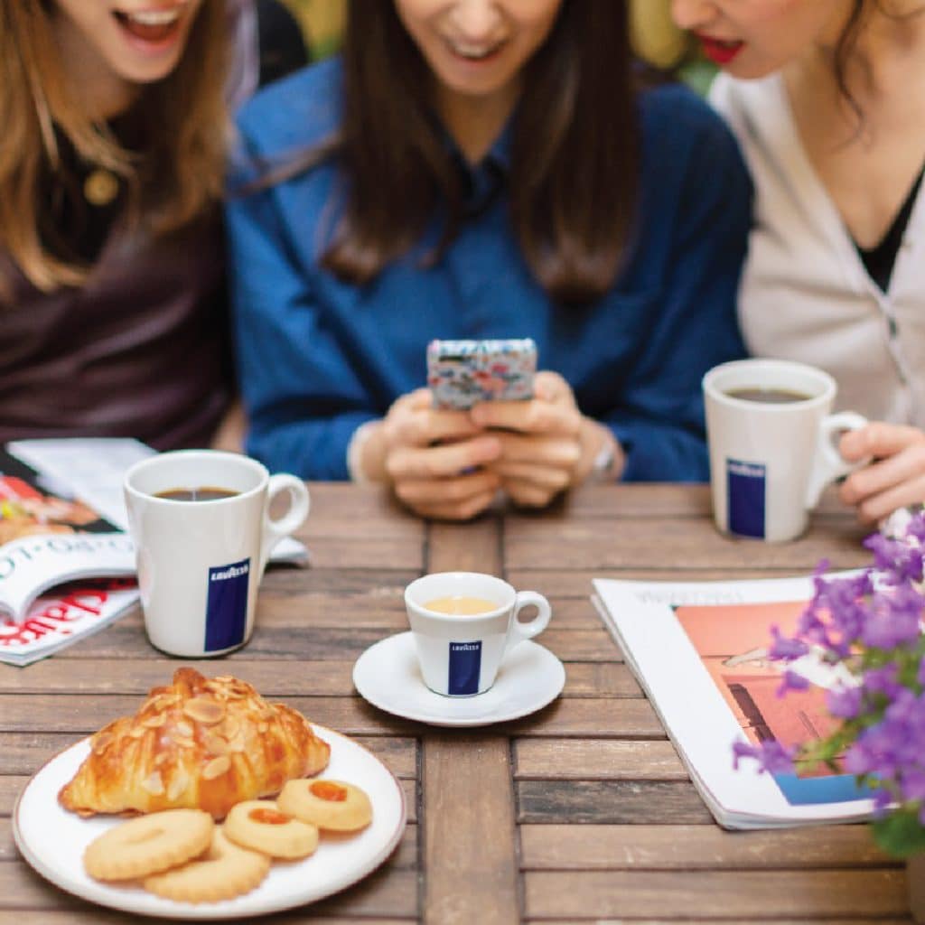 Cafea Lavazza Socializare