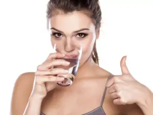 Bevi acqua, ordinala e te la consegniamo a casa in abbonamento